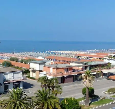 Διαμέρισμα Bomboniera Fronte Mare ! Βιαρέτζιο